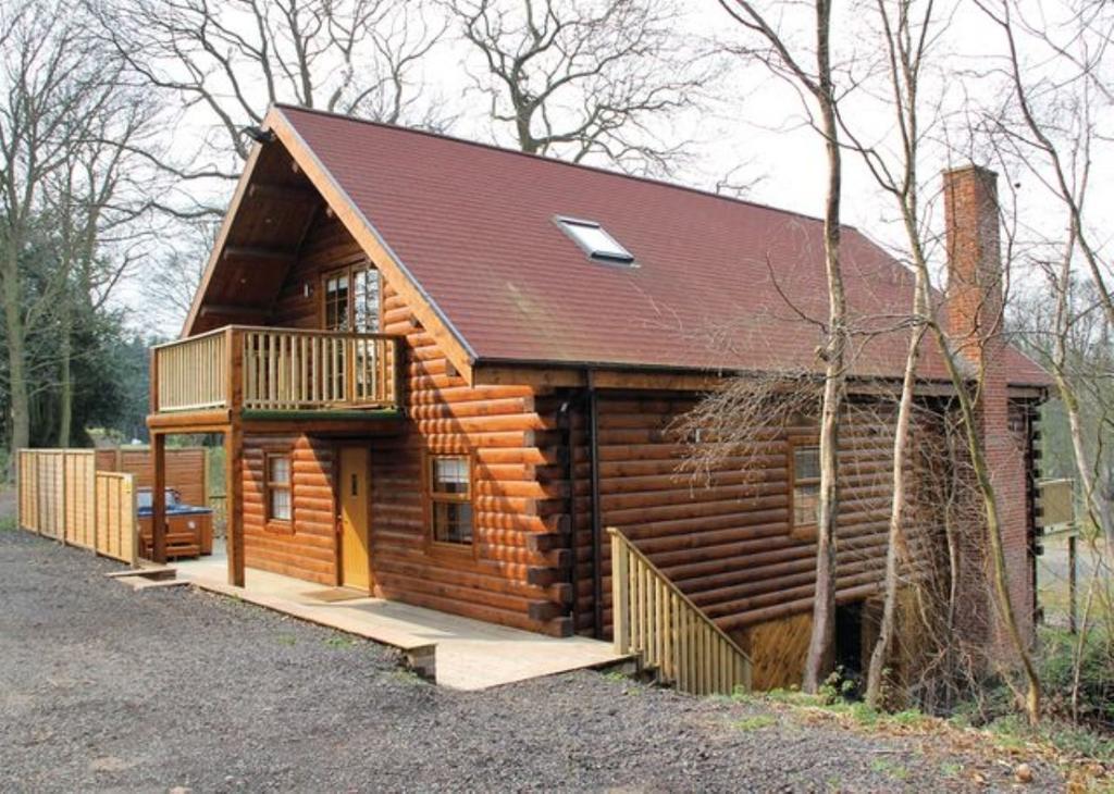 Redbrick Lodges Clipstone エクステリア 写真