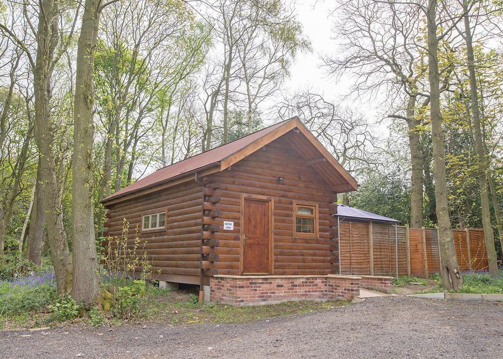 Redbrick Lodges Clipstone エクステリア 写真
