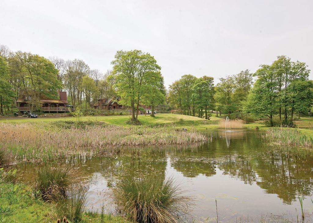 Redbrick Lodges Clipstone エクステリア 写真