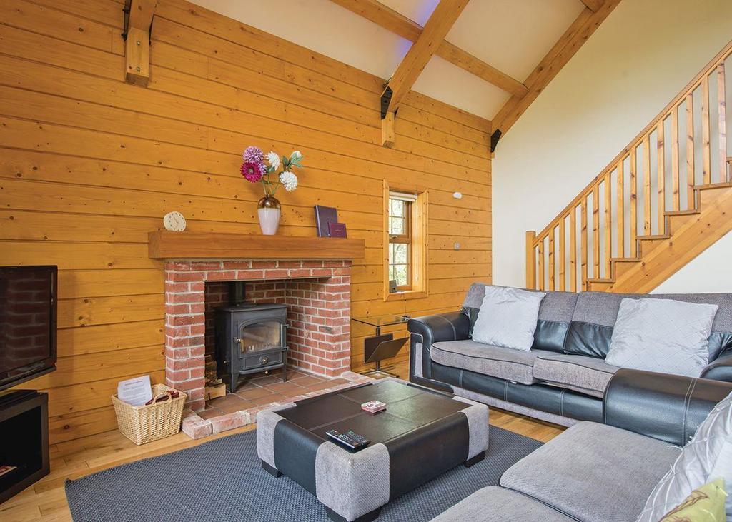 Redbrick Lodges Clipstone エクステリア 写真